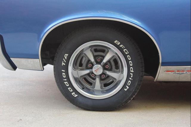 Photo of 1967 BLUE Pontiac GTO