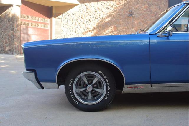 Photo of 1967 BLUE Pontiac GTO