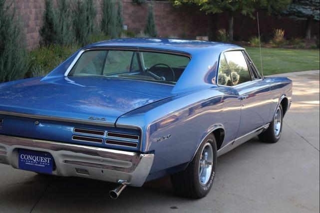 Photo of 1967 BLUE Pontiac GTO