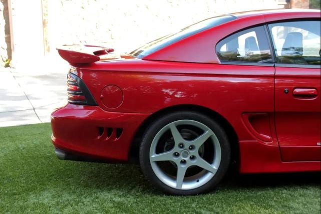 Photo of 1995 RED Ford Mustang