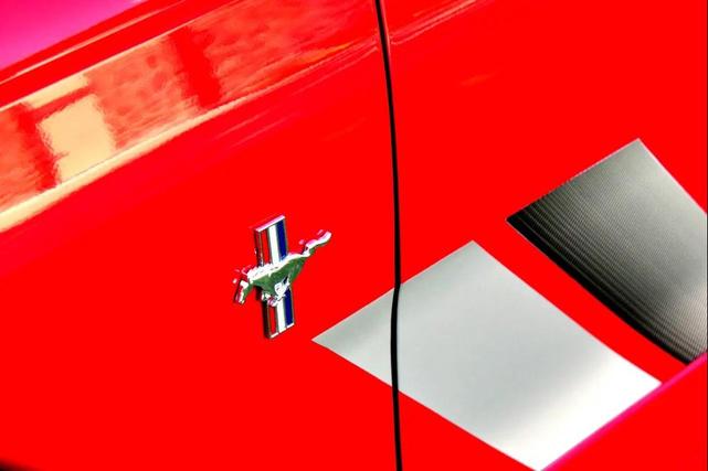 Photo of 1995 RED Ford Mustang