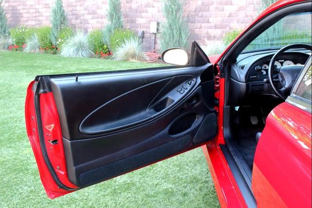 Photo of 1995 RED Ford Mustang