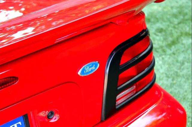 Photo of 1995 RED Ford Mustang
