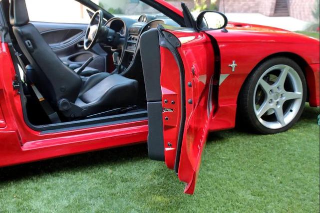 Photo of 1995 RED Ford Mustang