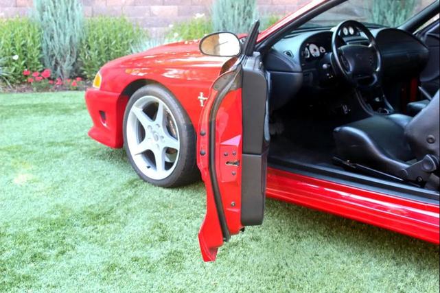 Photo of 1995 RED Ford Mustang