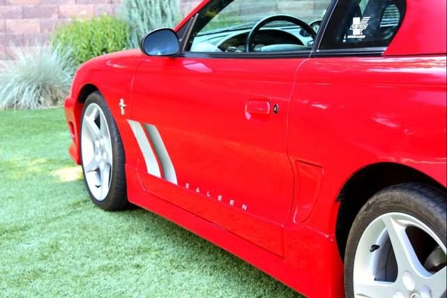 Photo of 1995 RED Ford Mustang