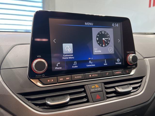Photo of 2025 Pearl White Tricoat Nissan Altima