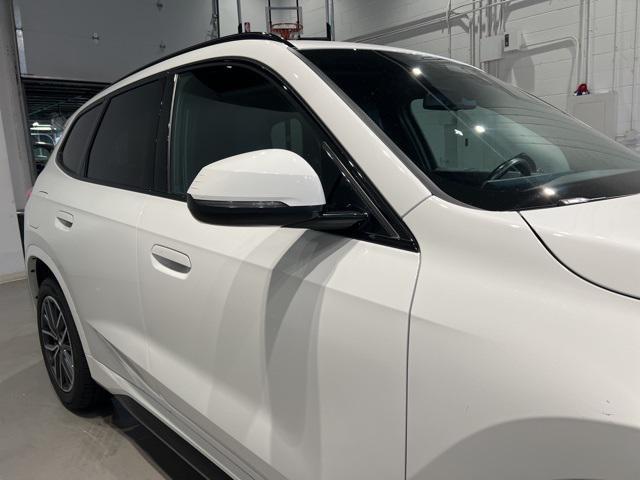 Photo of 2024 Alpine White BMW X1