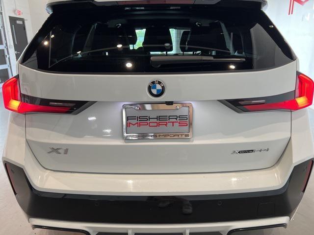 Photo of 2024 Alpine White BMW X1