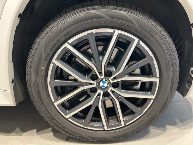 Photo of 2024 Alpine White BMW X1