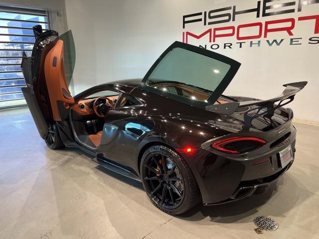 Photo of 2017 Onyx Black McLaren 570GT