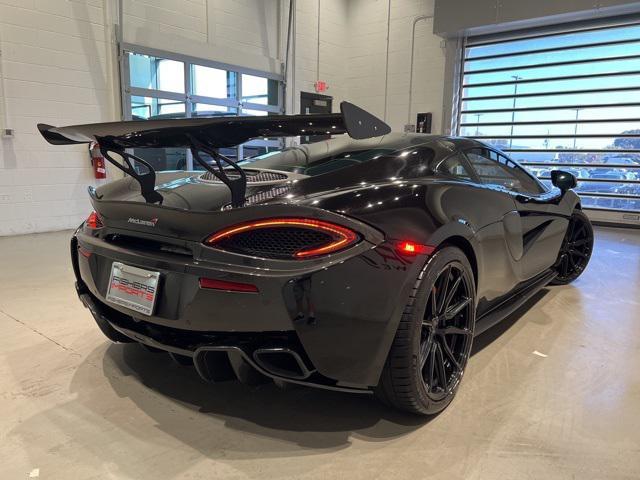 Photo of 2017 Onyx Black McLaren 570GT