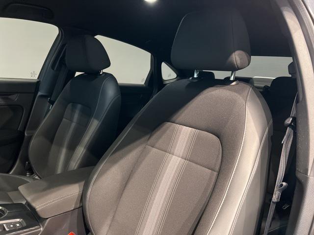 Photo of 2022 Crystal Black Pearl Honda Civic