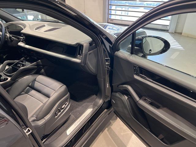 Photo of 2024 Black Porsche Cayenne