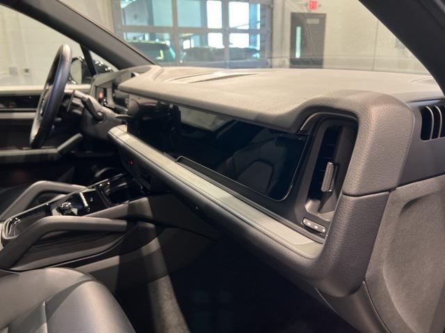 Photo of 2024 Black Porsche Cayenne