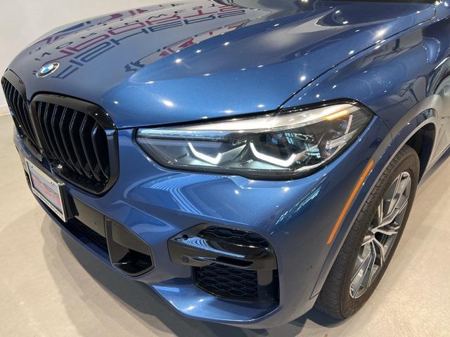 Photo of 2022 Phytonic Blue Metallic BMW X5