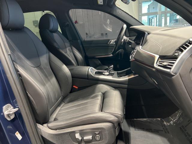 Photo of 2022 Phytonic Blue Metallic BMW X5