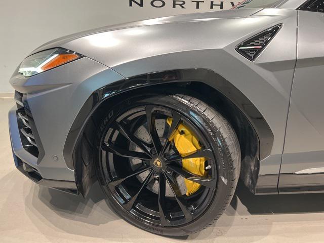 Photo of 2019 Gray Lamborghini Urus
