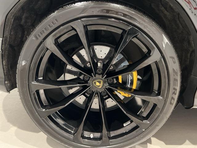 Photo of 2019 Gray Lamborghini Urus