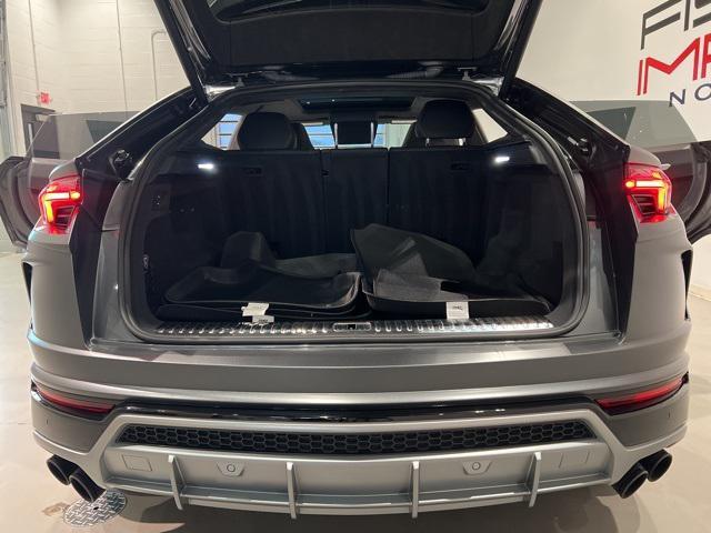 Photo of 2019 Gray Lamborghini Urus