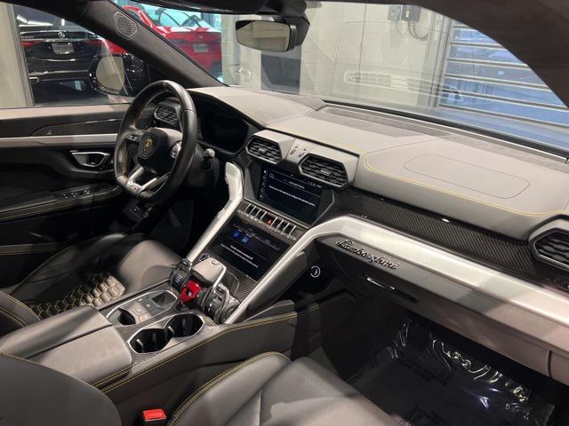 Photo of 2019 Gray Lamborghini Urus