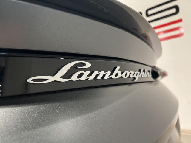 Photo of 2019 Gray Lamborghini Urus