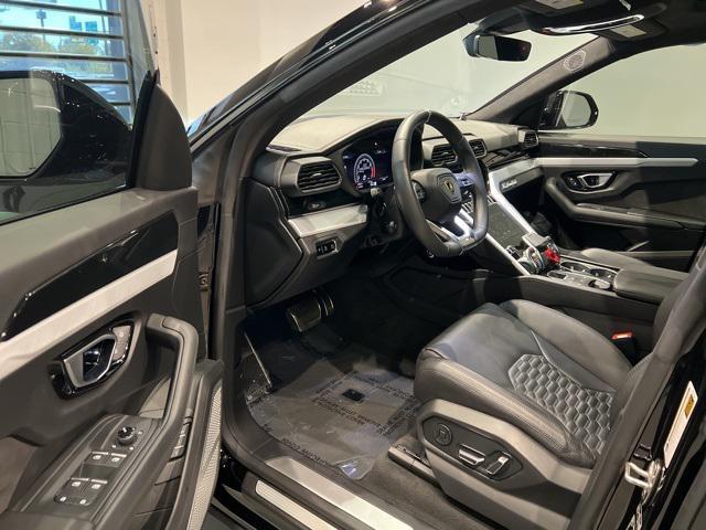 Photo of 2021 Black Lamborghini Urus