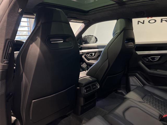Photo of 2021 Black Lamborghini Urus