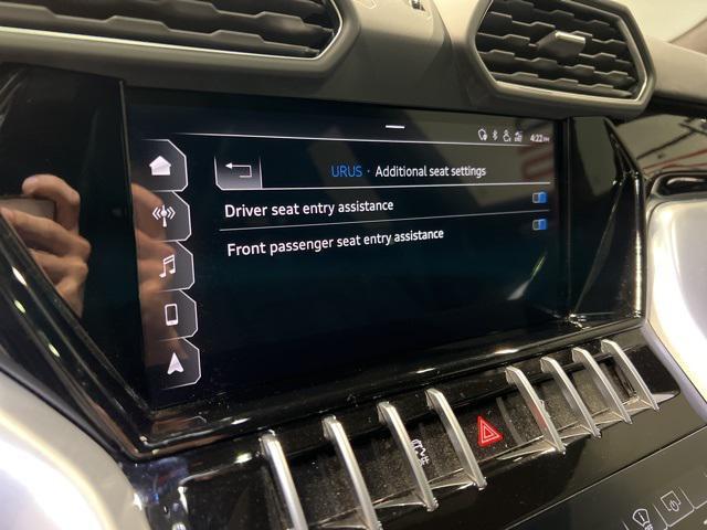Photo of 2021 Black Lamborghini Urus