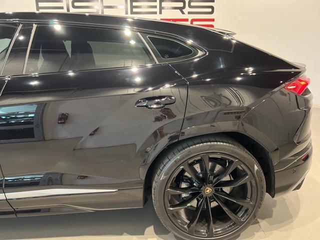 Photo of 2021 Black Lamborghini Urus