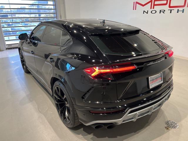 Photo of 2021 Black Lamborghini Urus