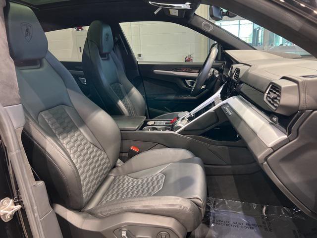 Photo of 2021 Black Lamborghini Urus