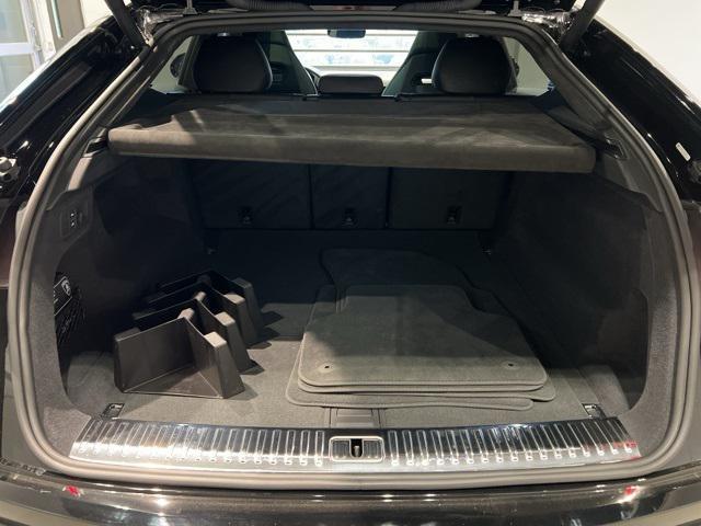 Photo of 2021 Black Lamborghini Urus