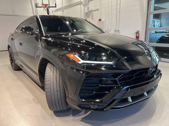 Photo of 2021 Black Lamborghini Urus