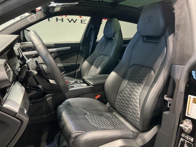 Photo of 2021 Black Lamborghini Urus