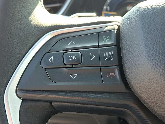 Photo of 2025 Metallic Jeep Grand Cherokee