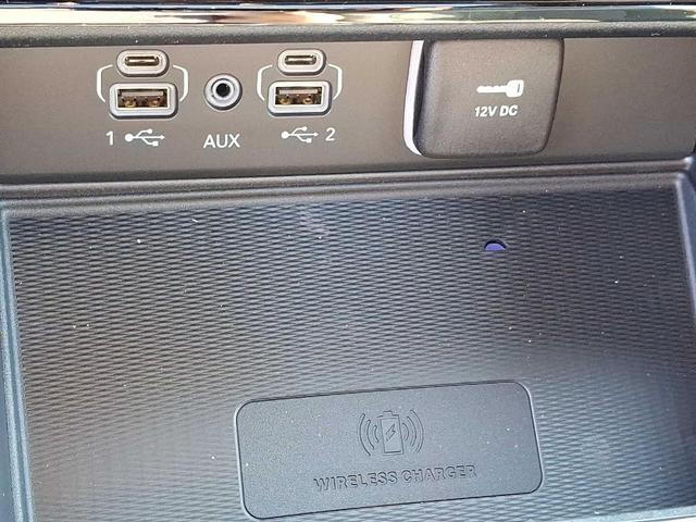 Photo of 2025 Metallic Jeep Grand Cherokee