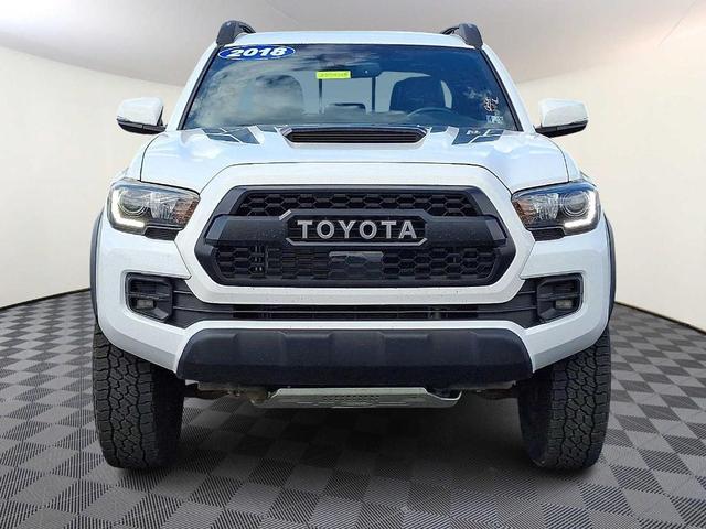 Photo of 2018 Super White Toyota Tacoma