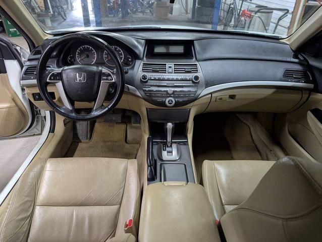 Photo of 2012 White Honda Accord