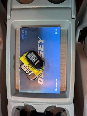 Photo of 2014 Gray Honda Odyssey