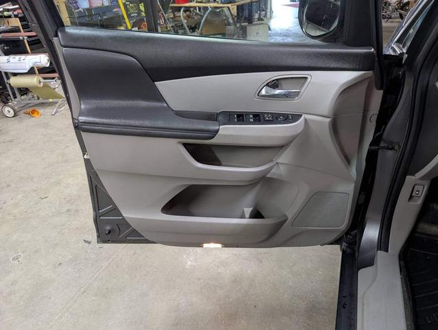 Photo of 2014 Gray Honda Odyssey