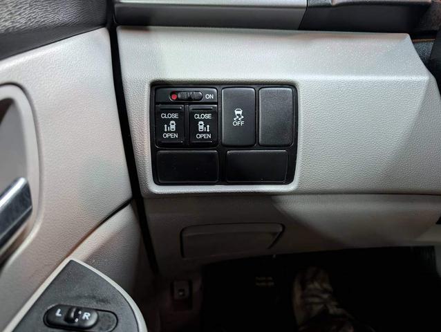 Photo of 2014 Gray Honda Odyssey