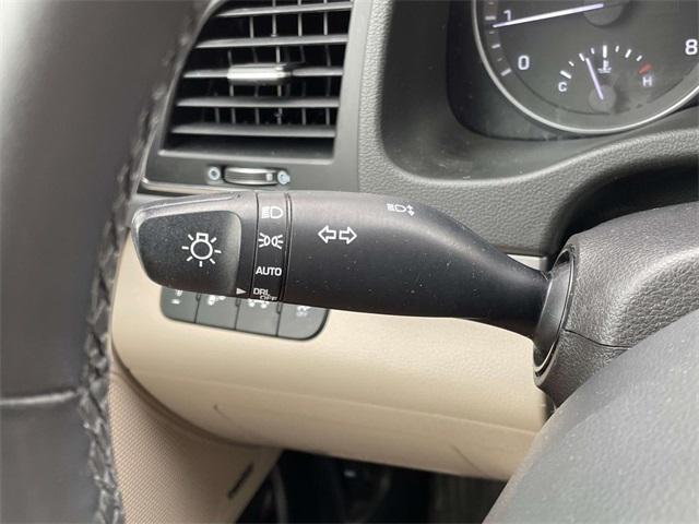 Photo of 2017 Mineral Beige Hyundai ELANTRA