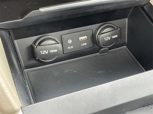 Photo of 2017 Mineral Beige Hyundai ELANTRA