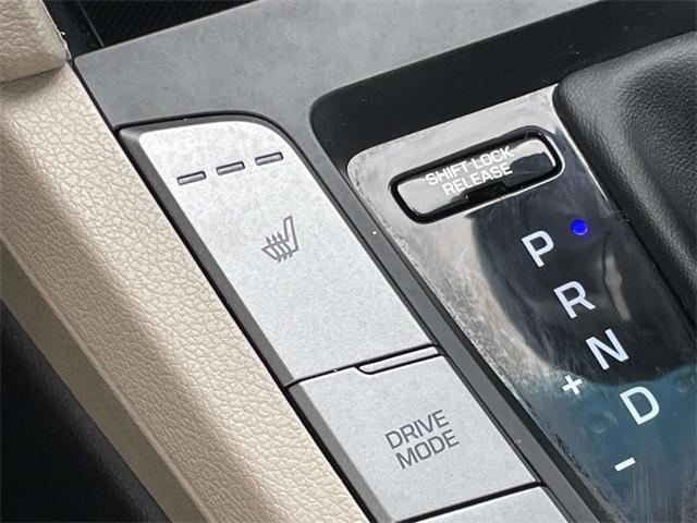 Photo of 2017 Mineral Beige Hyundai ELANTRA