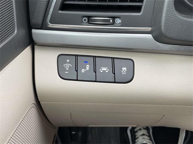 Photo of 2017 Mineral Beige Hyundai ELANTRA