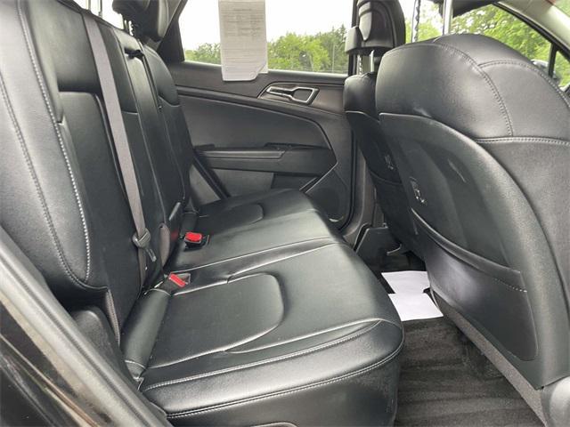 Photo of 2023 Fusion Black Kia Sportage Hybrid