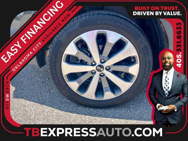 Photo of 2020 Green Kia Telluride