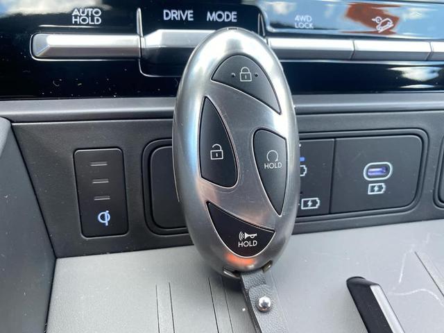 Photo of 2025 Phantom Black Hyundai SANTA FE HEV