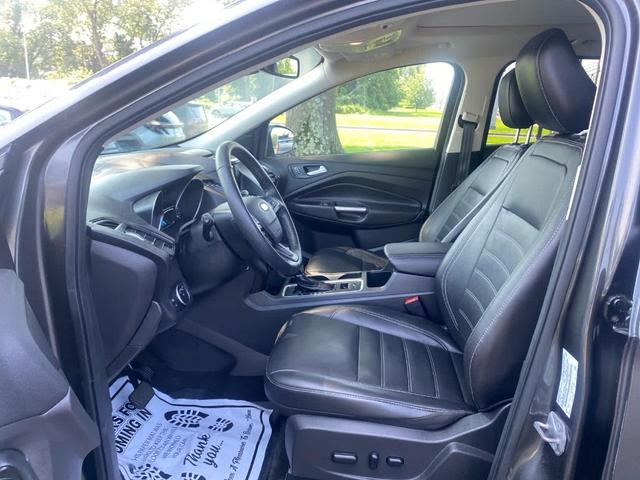 Photo of 2018 Magnetic Metallic Ford Escape